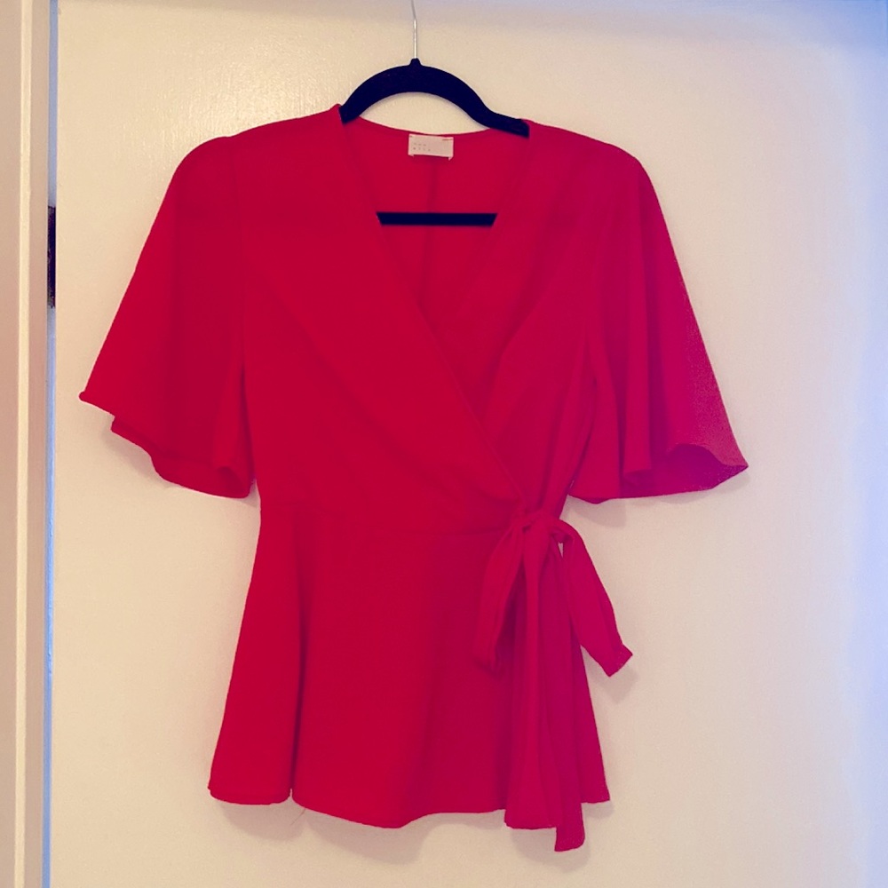 Red wrapp top tie front size XS Brand Dee Elly
